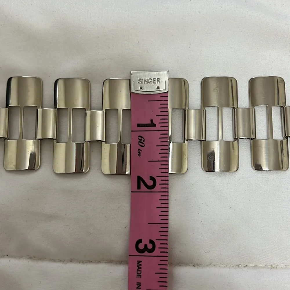 NWOT Women’s Metal Silver Tone Belt - Picture 10 of 10